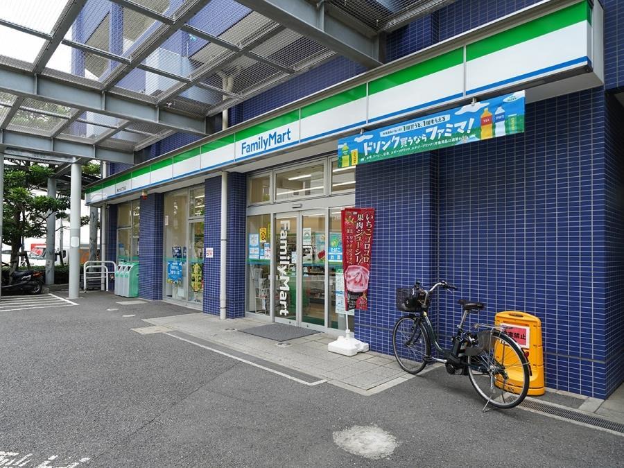 コンビニ　ファミリーマート勝どき三丁目店（コンビニ）まで159m
