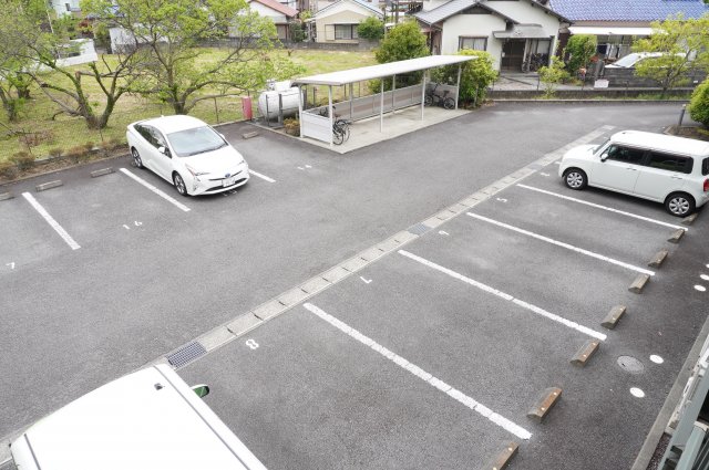 駐車場　平置き駐車場