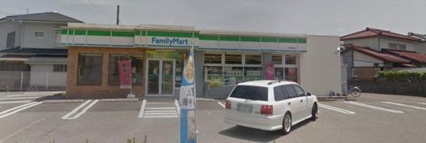 コンビニ　ファミリーマート延岡伊形店（コンビニ）まで763m