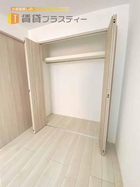 収納　お洋服もかけられます。