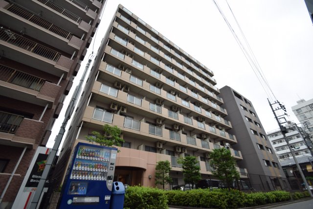 建物外観　駅近のオートロック付きマンション