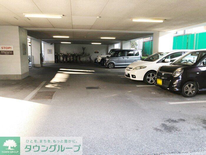 駐車場　敷地内駐車場