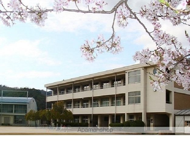 小学校　玉野市立荘内小学校（小学校）まで1200m