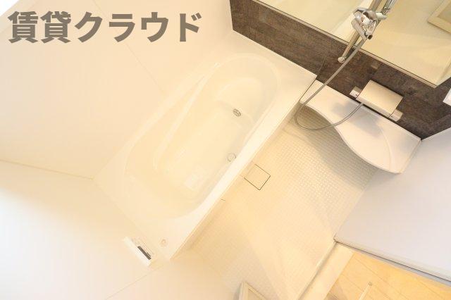 バス・シャワールーム　浴槽も足を伸ばしてゆっくり入れる広々設計です♪