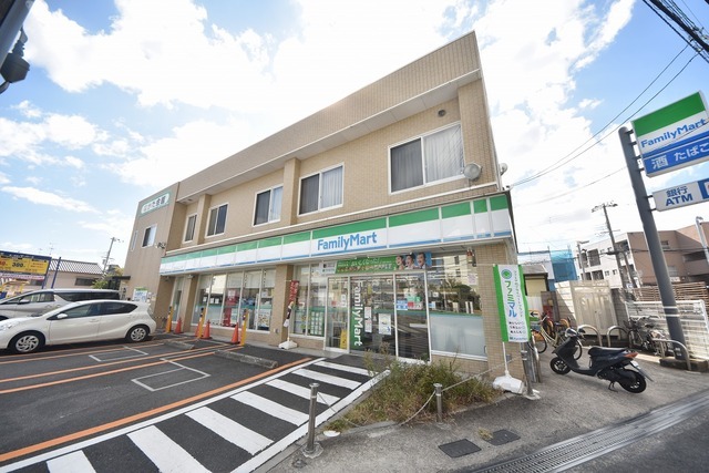 コンビニ　ファミリーマート　摂津千里丘二丁目（コンビニ）まで471m