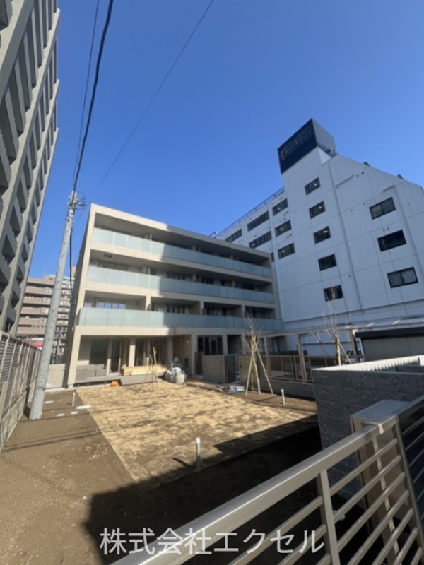 建物外観　シニア向けマンションのご紹介です。