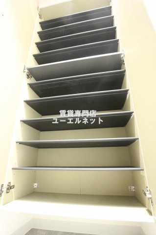 その他設備　収納力たっぷりのシューズボックスで玄関すっきり！