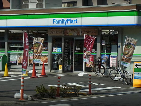 コンビニ　ファミリーマート市川宝二丁目店（コンビニ）まで397m