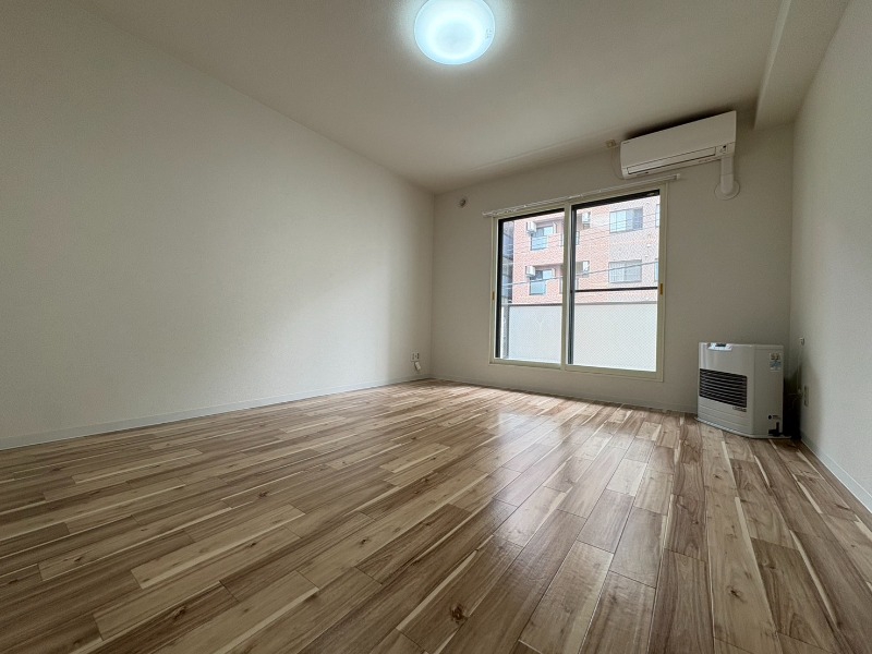居室・リビング　明るいお部屋は気持ちよく過ごせそうですね。