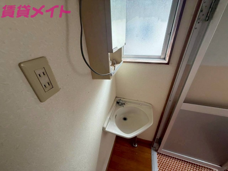 洗面設備　反転タイプ参考写真