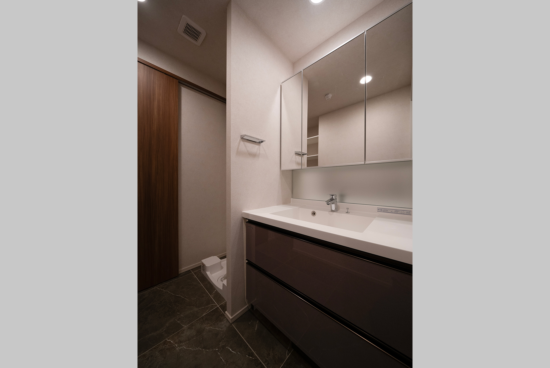THE AKASAKA RESIDENCE S.O.Aの内装写真