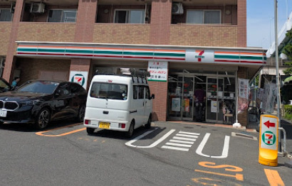 コンビニ　セブンイレブン 名古屋本地通5丁目店（コンビニ）まで324m