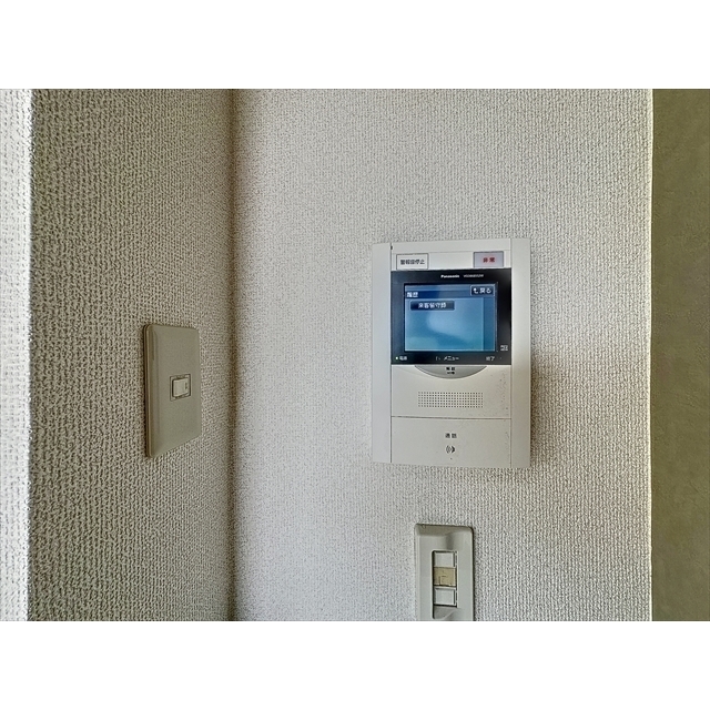 セキュリティ　来客はモニターで確認できます