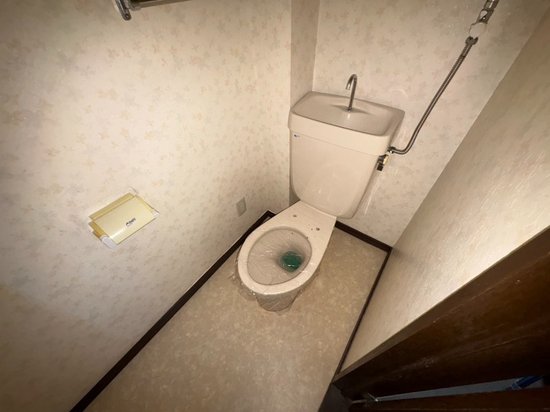トイレ　こちらはトイレです。清潔感があり、安心して使用できます。