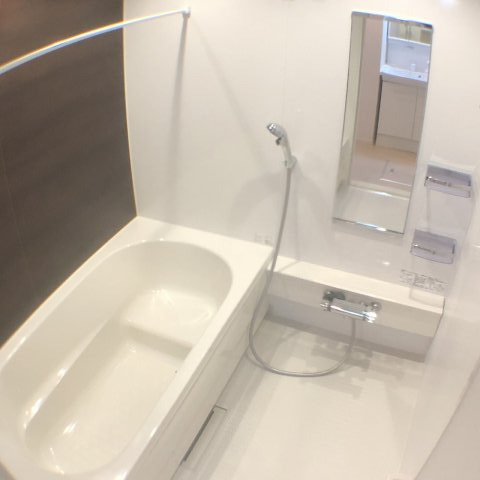 バス・シャワールーム　追い焚き機能、浴室乾燥機付きで便利です♪
