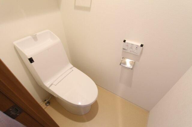 トイレ　落ち着いたトイレです