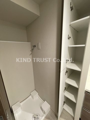 洗面設備　ゆったりとスペースのある洗面所