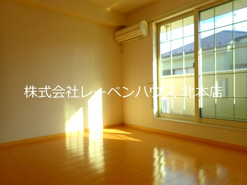 居室・リビング　クリーニング前のお写真です
