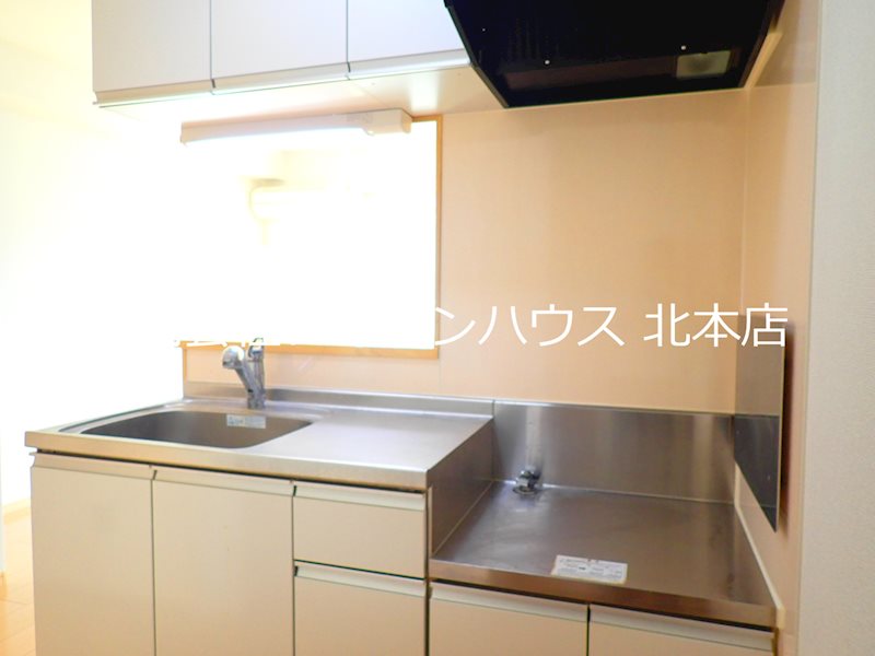 キッチン　クリーニング前のお写真です