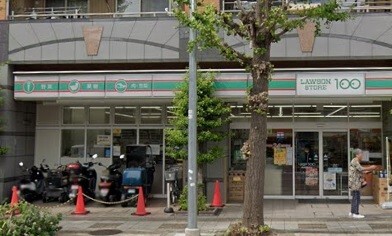 コンビニ　ローソンストア１００横浜初音町店（コンビニ）まで86m