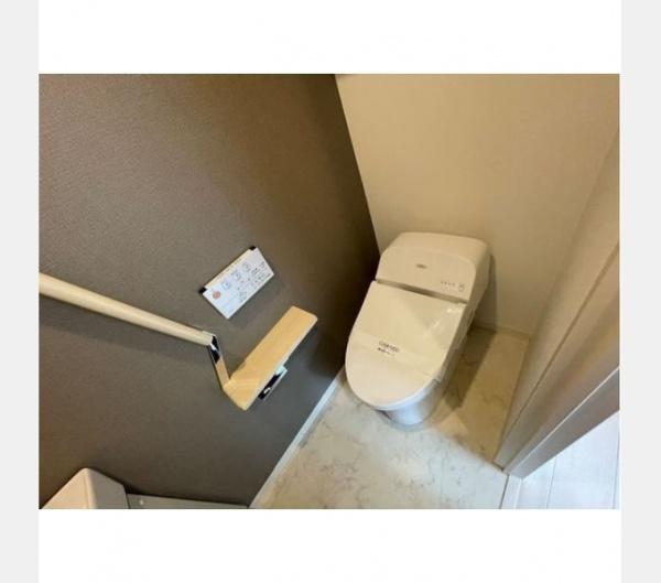 都営浅草線 五反田駅 徒歩4分 4階建 築12年のトイレ写真