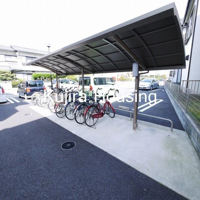 その他共有部分　屋根付き駐輪場完備です★