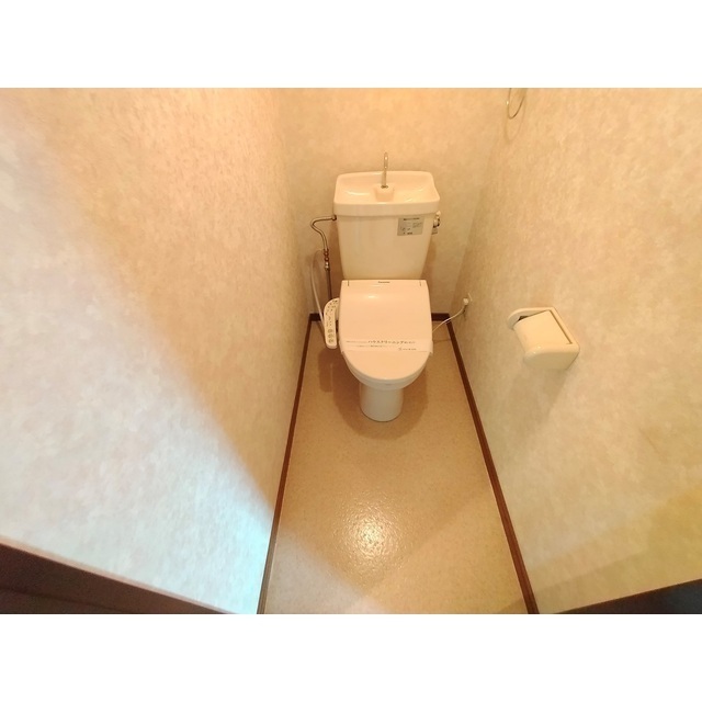 サープラスTWO梨花のトイレ写真