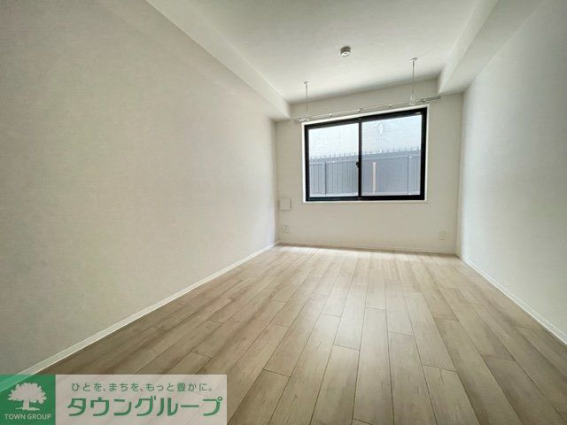 エルファーロ三軒茶屋IIの居間写真