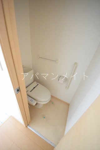 トイレ　温水洗浄便座付き
