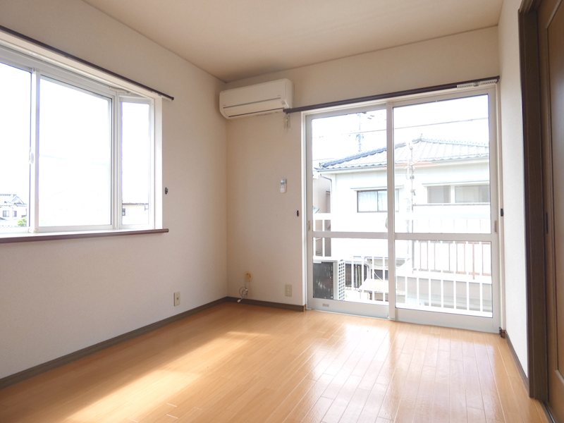 居室・リビング　同タイプのお部屋の写真です