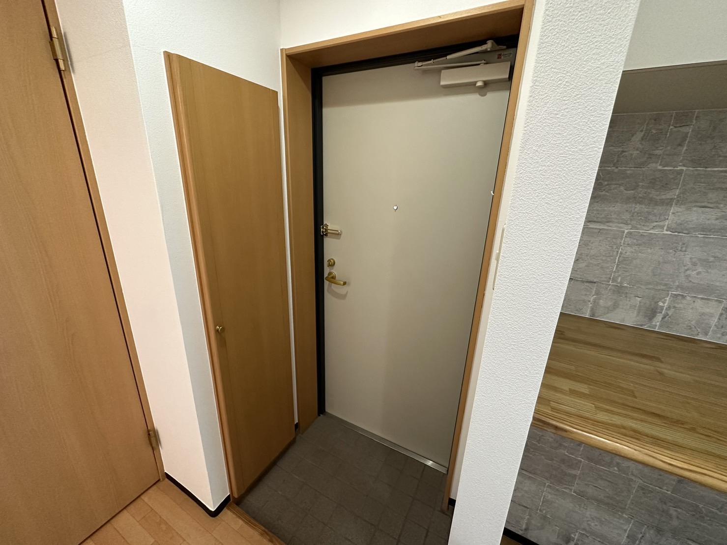 玄関　たくさん収納できるシューズボックス付きです。