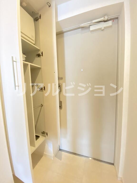 CAVANA北参道の玄関写真
