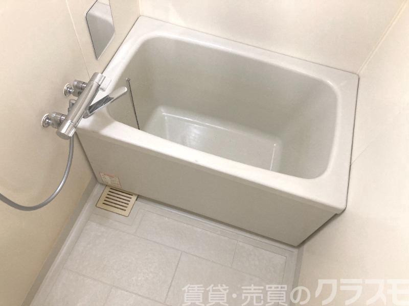 バス・シャワールーム　キレイにリフォームされています♪
