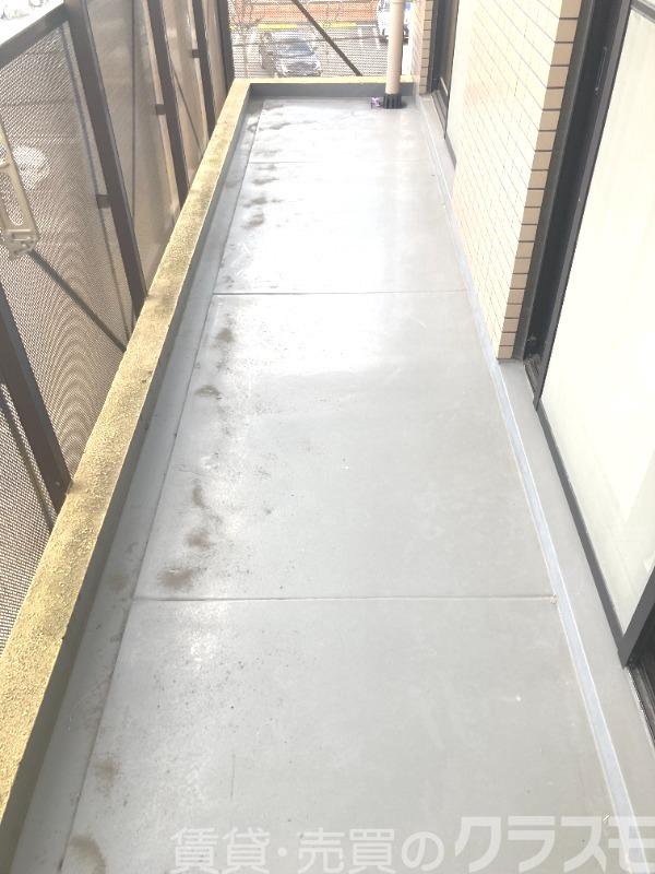 バルコニー　朝日が差し込む東向きバルコニー♪