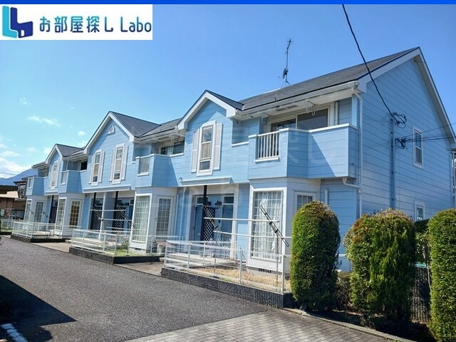 小田急小田原線 新松田駅 バス乗車時間：13分 最寄りバス停で下車 徒歩5分 築27年