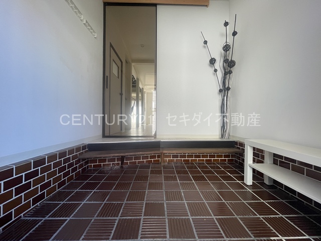 山城町1丁目戸建の玄関写真