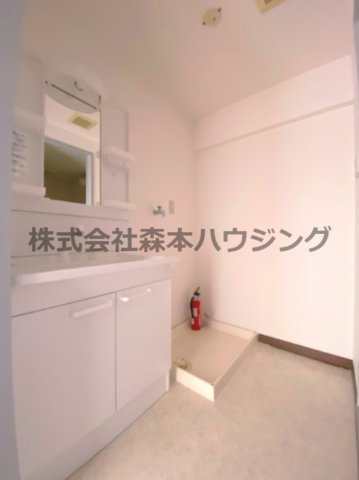 洗面設備　使いやすい洗面所です