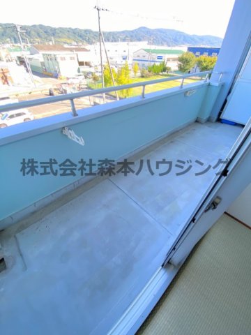 バルコニー　お洗濯にも便利なバルコニー付き