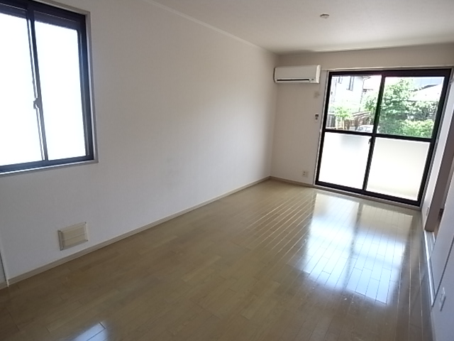 居室・リビング　南向きで日当たり良好☆彡