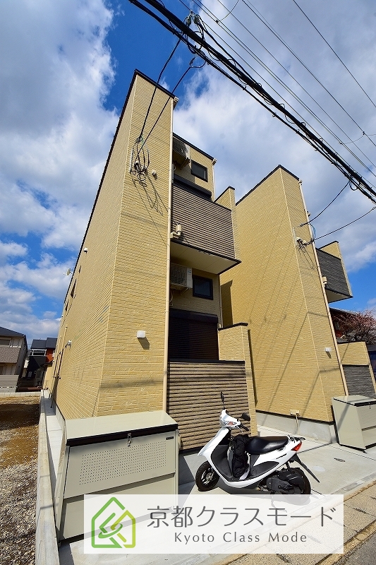 ハーモニーテラス淀下津町IIの建物外観