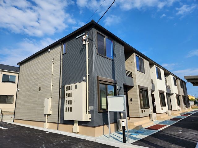 【柴田郡柴田町船岡西のアパートの建物外観】