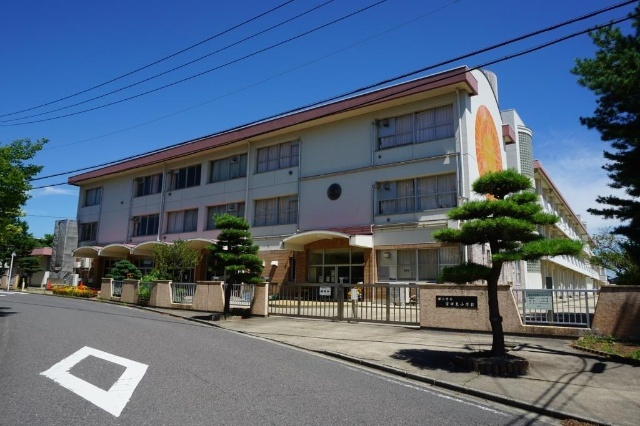 【郡山市八山田西のアパートの小学校】