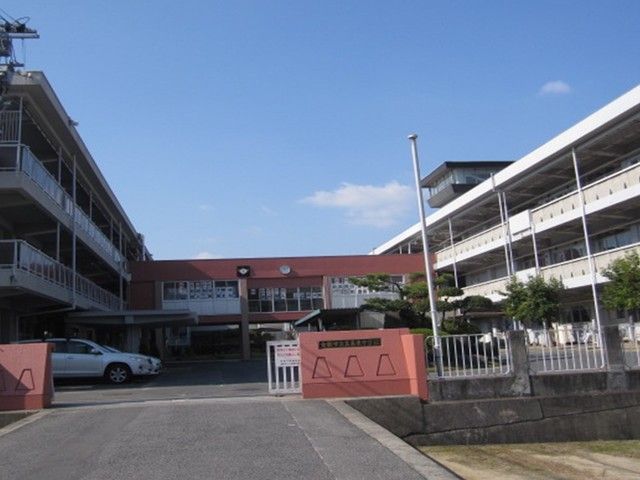 【倉敷市玉島乙島のアパートの中学校】