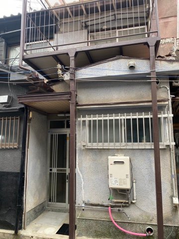 東大阪出雲井テラスの建物外観