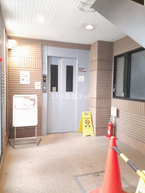 【小田原市栄町のマンションのエントランス】