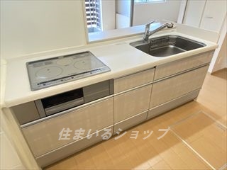 【広島市安佐北区亀山のアパートのキッチン】