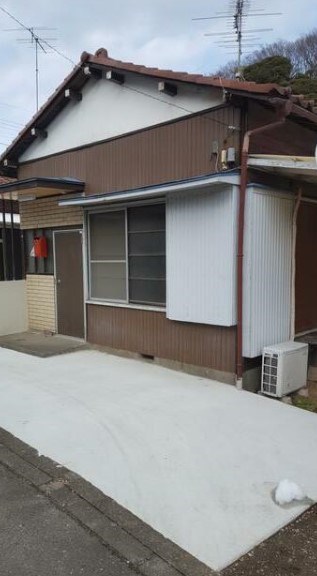 小雀町貸家の建物外観