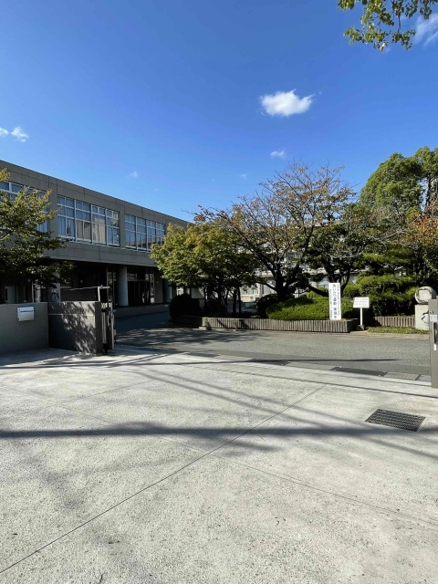 【加古川市尾上町養田のアパートの中学校】