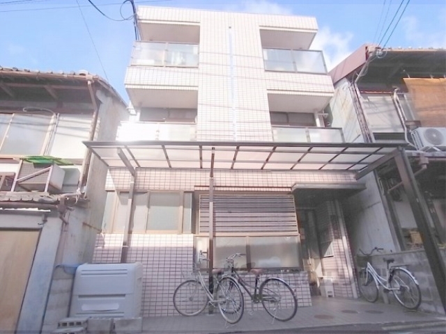 京都市東山区上梅屋町のマンションの建物外観