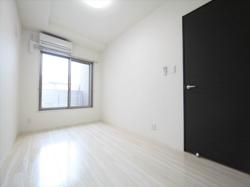 その他　洋室6帖　クローゼット付（収納充実してます）